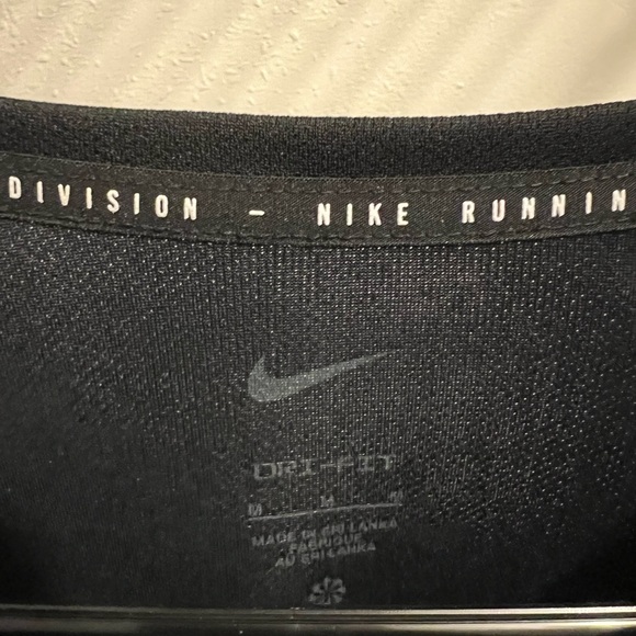 NIKE running division shirt - Picture 2 of 3